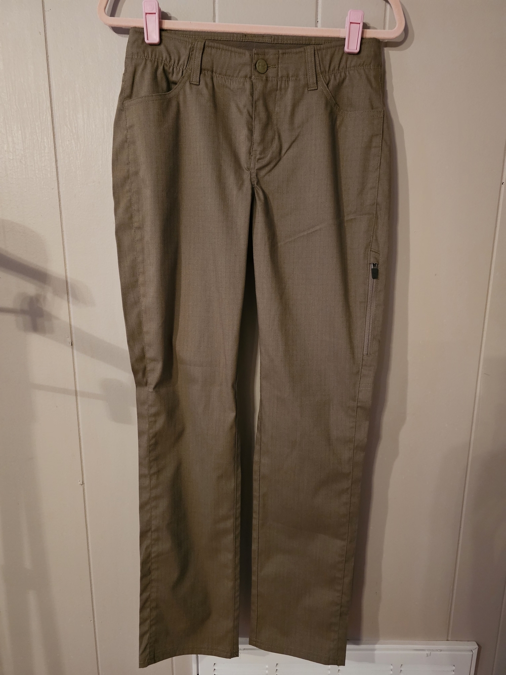 Under Armour Olive Straight-Leg Utility/Hiking Pant for Women